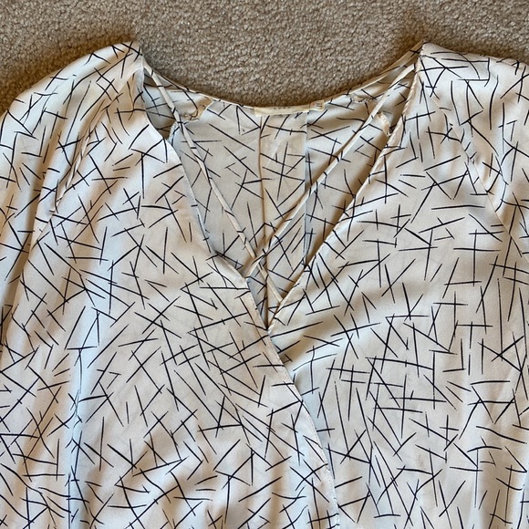 Lush Blouse - Picture 2 of 5